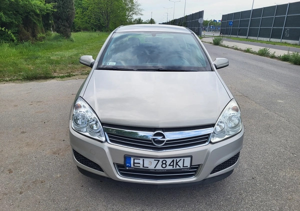 Opel Astra cena 12000 przebieg: 226138, rok produkcji 2007 z Łódź małe 137